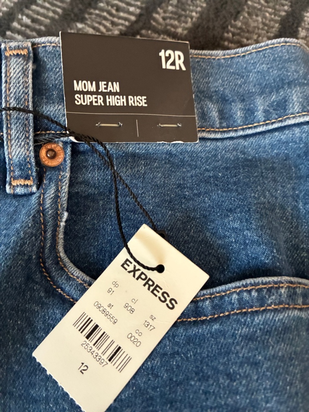 Express Mom Jean Super High Rise - Picture 3 of 9